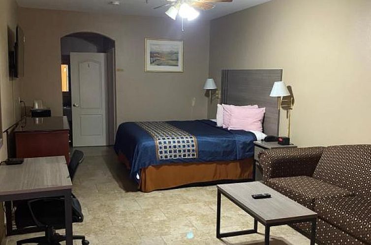 Los Fresnos Inn and Suites