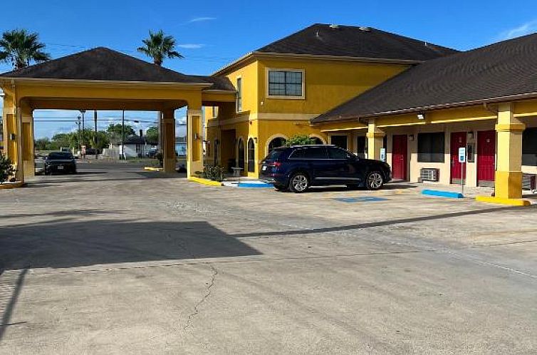 Los Fresnos Inn and Suites