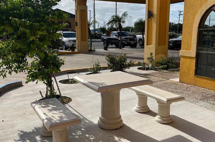 Los Fresnos Inn and Suites