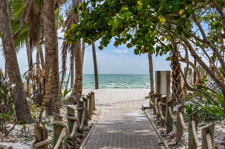 Tropical Beach Resorts - Sarasota