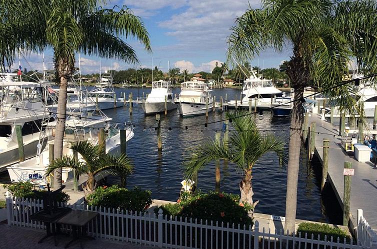 Pirate's Cove Resort and Marina - Stuart