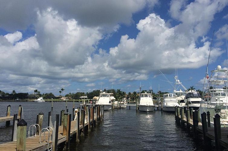 Pirate's Cove Resort and Marina - Stuart