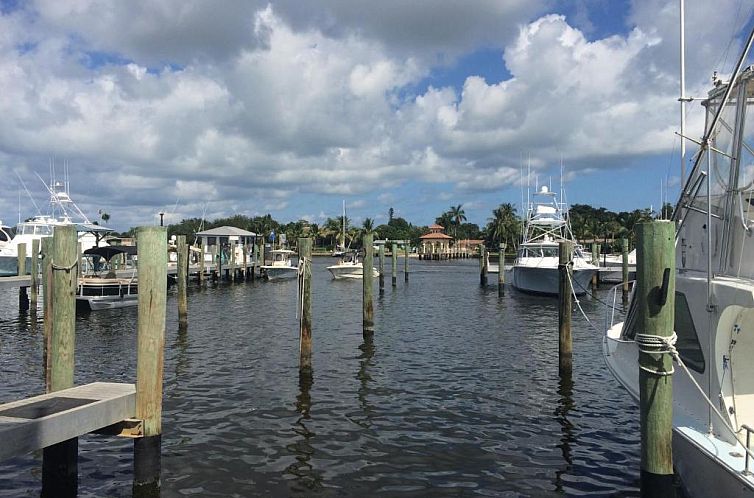 Pirate's Cove Resort and Marina - Stuart