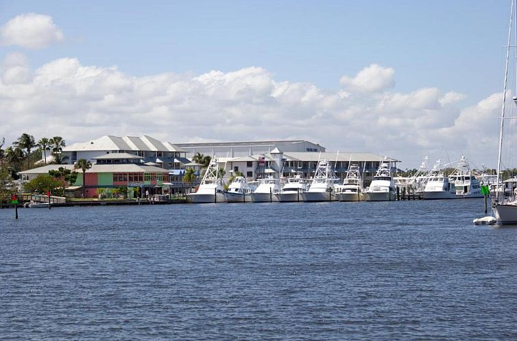 Pirate's Cove Resort and Marina - Stuart
