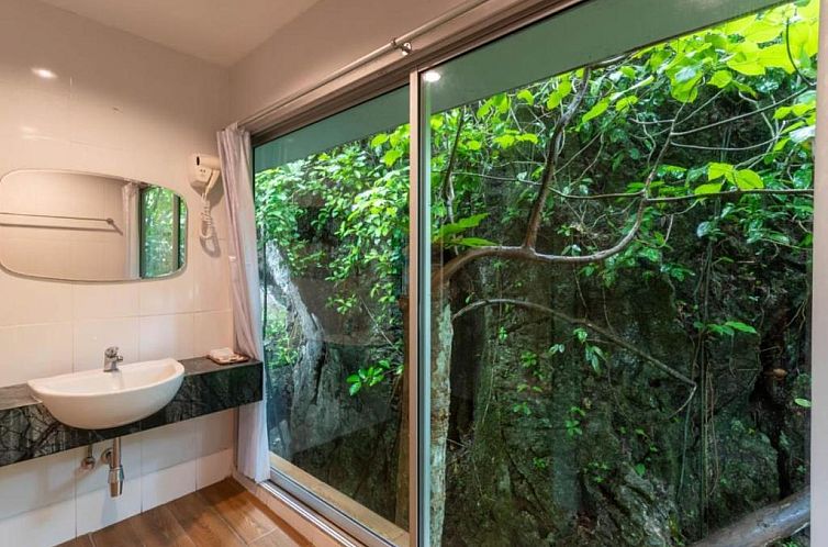 Rock and Tree House Resort