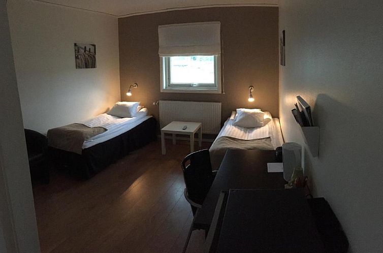 Hotel E-10
