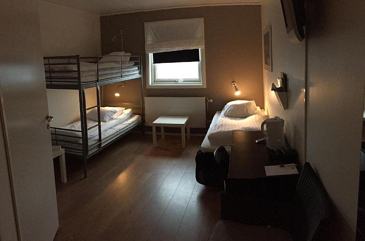 Hotel E-10