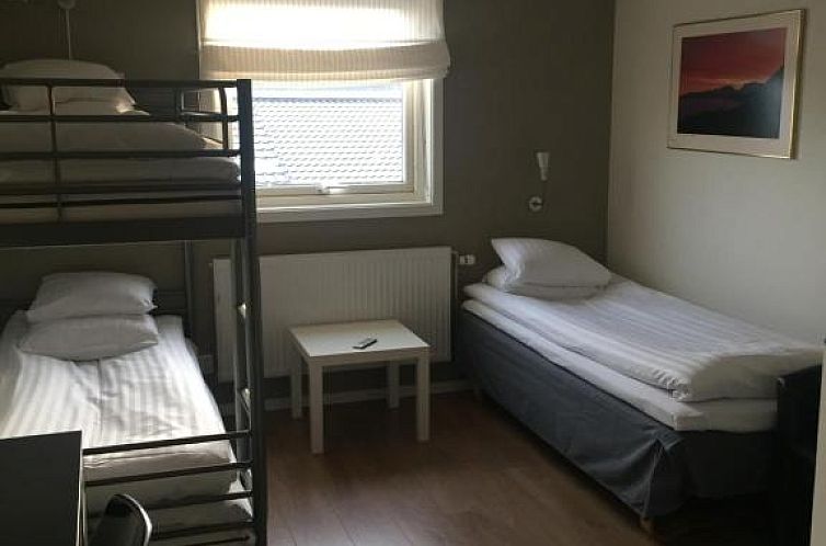 Hotel E-10