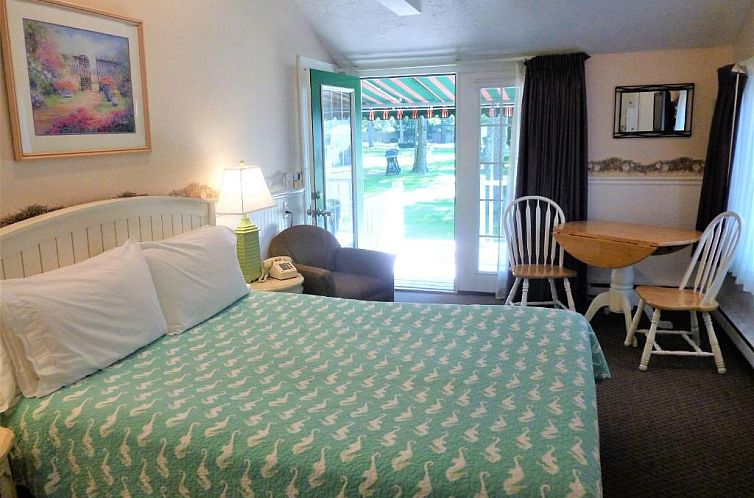 Falmouth Heights Motor Lodge