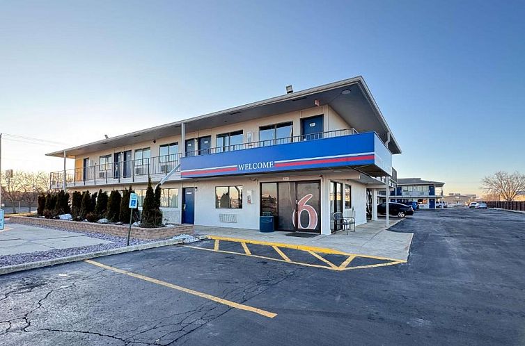 Motel 6-Janesville, WI