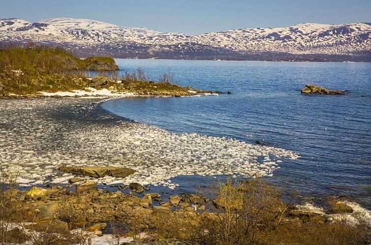 Abisko Guesthouse & Activities
