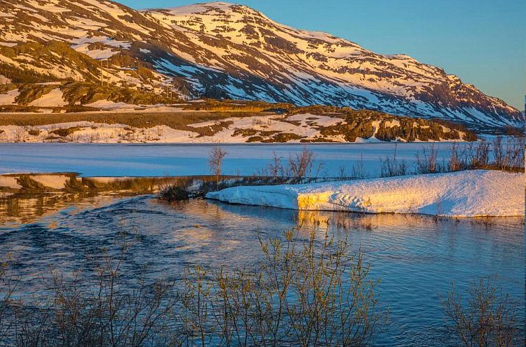 Abisko Guesthouse & Activities