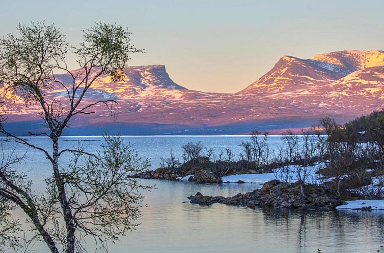 Abisko Guesthouse & Activities