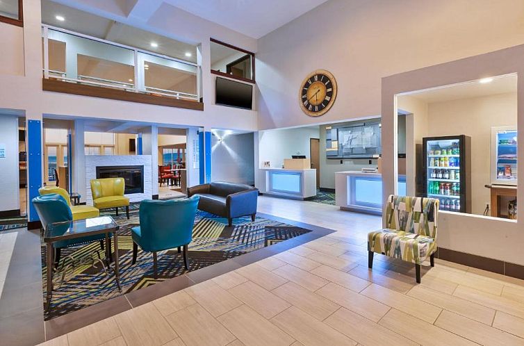 Holiday Inn Express Hotel & Suites Petoskey, an IHG Hotel