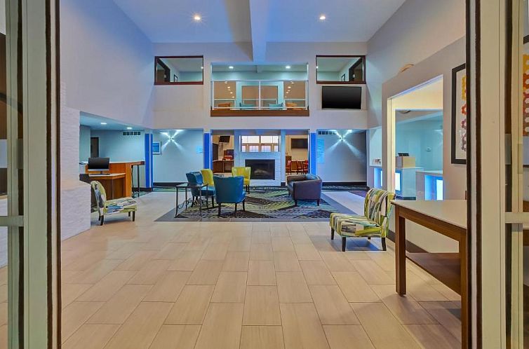 Holiday Inn Express Hotel & Suites Petoskey, an IHG Hotel