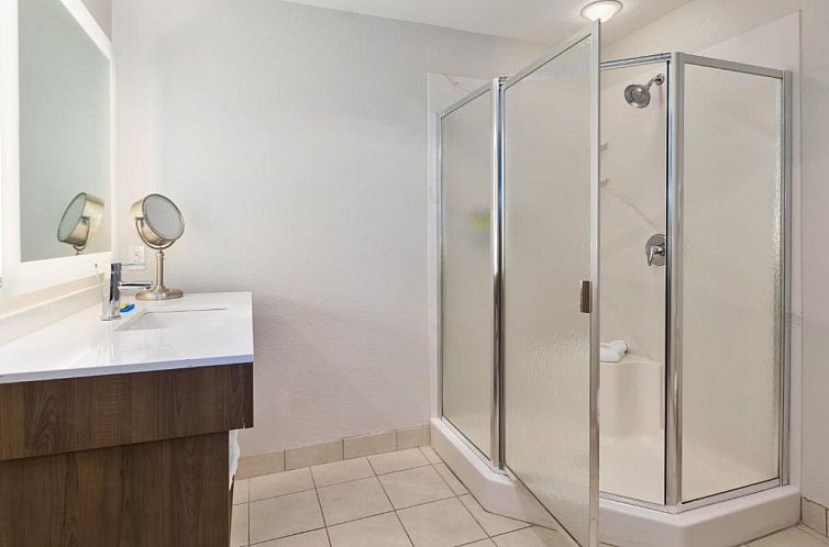 Holiday Inn Express Hotel & Suites Petoskey, an IHG Hotel