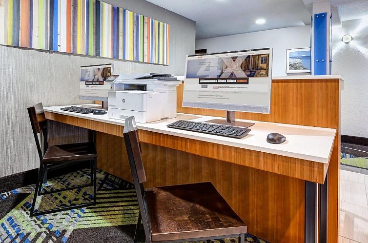 Holiday Inn Express Hotel & Suites Petoskey, an IHG Hotel