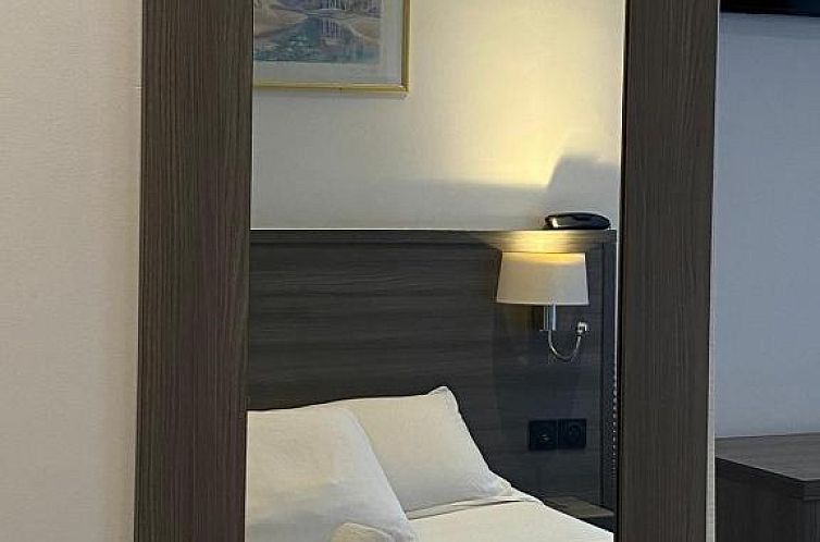 Luxor Bastille Hotel