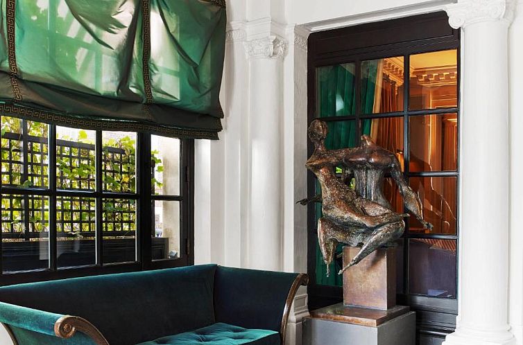 Le Dokhan's Paris Arc de Triomphe, a Tribute Portfolio Hotel