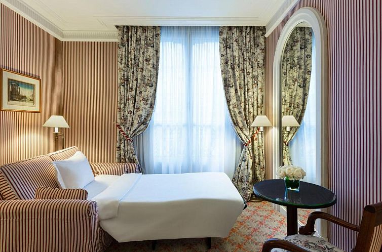 Le Dokhan's Paris Arc de Triomphe, a Tribute Portfolio Hotel