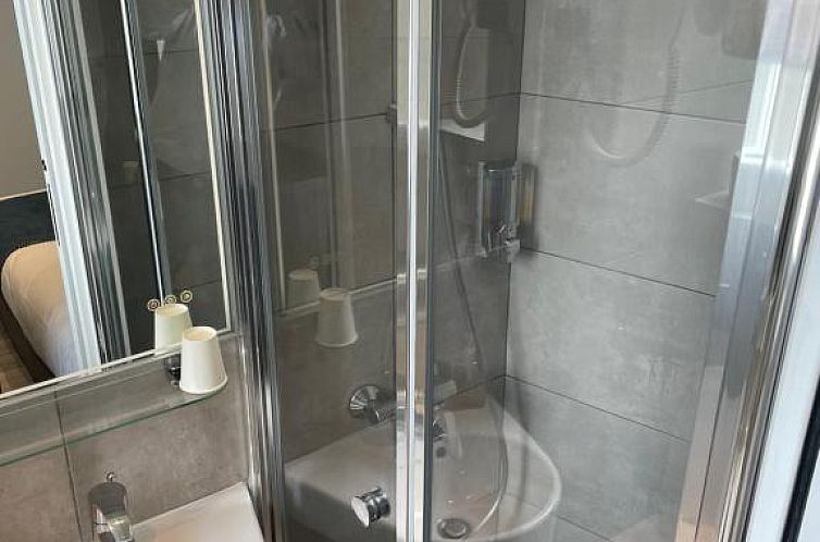 Mary's Hotel République