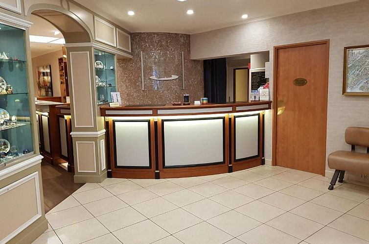 Hotel Champerret Elysees