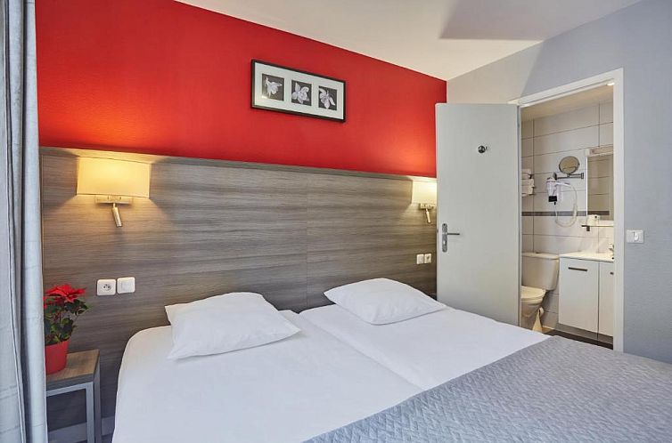 Hipotel Paris buttes chaumont Belleville