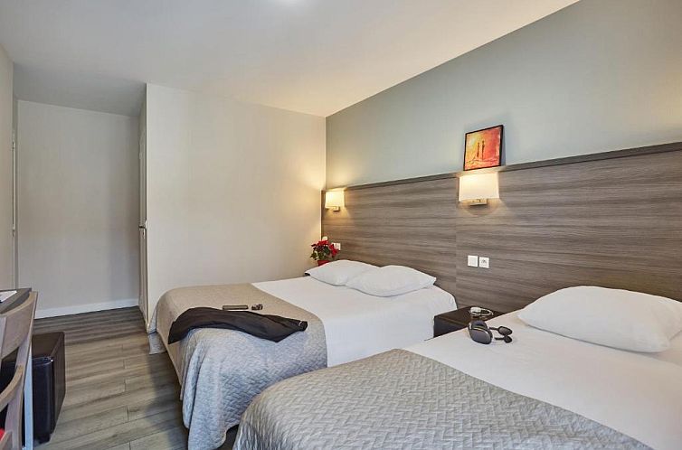 Hipotel Paris buttes chaumont Belleville