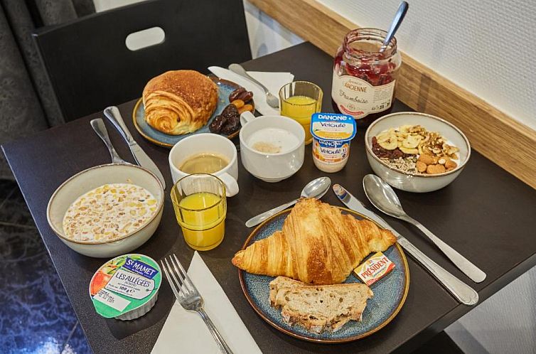 Hipotel Paris buttes chaumont Belleville