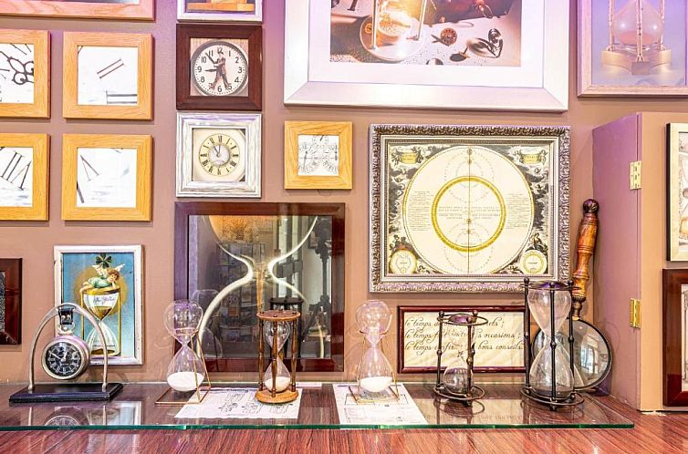 Hotel Ariane Montparnasse by Patrick Hayat