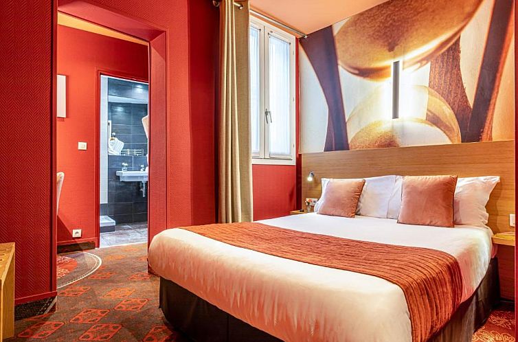 Hotel Ariane Montparnasse by Patrick Hayat