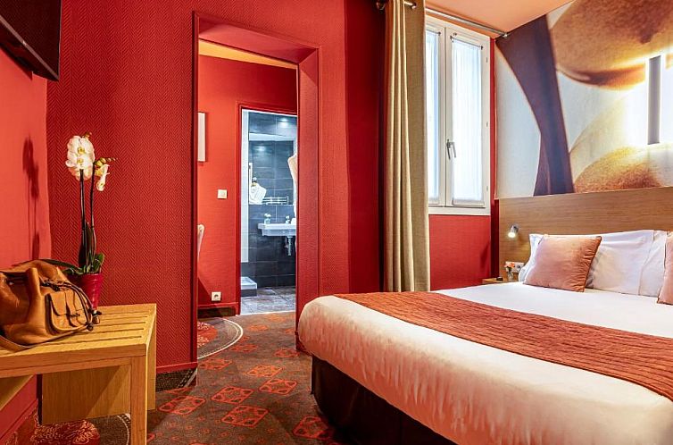 Hotel Ariane Montparnasse by Patrick Hayat