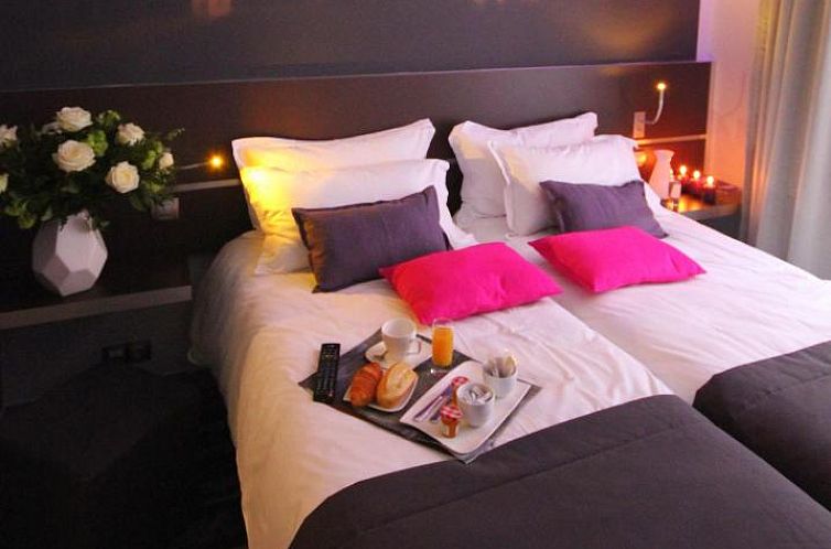 Hôtel Lumières Montmartre Paris