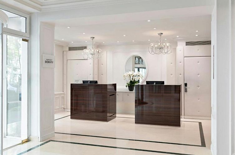 Renaissance Paris Nobel Tour Eiffel Hotel