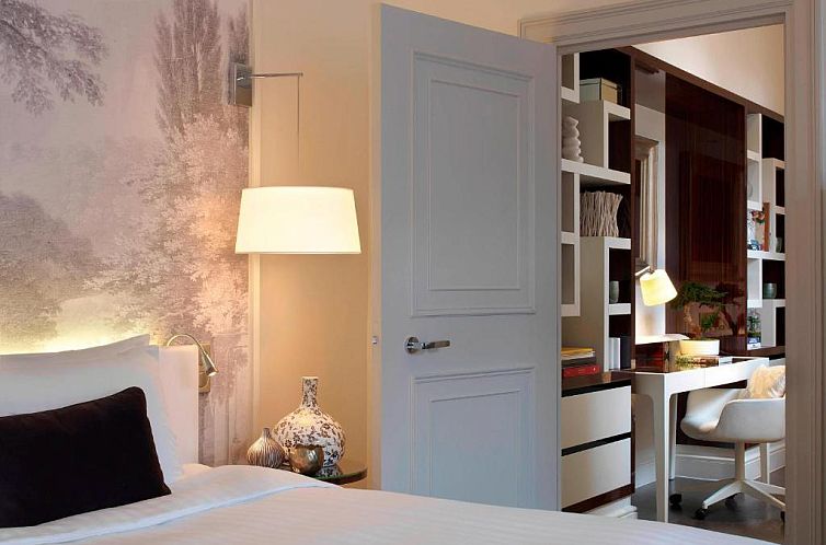 Renaissance Paris Nobel Tour Eiffel Hotel