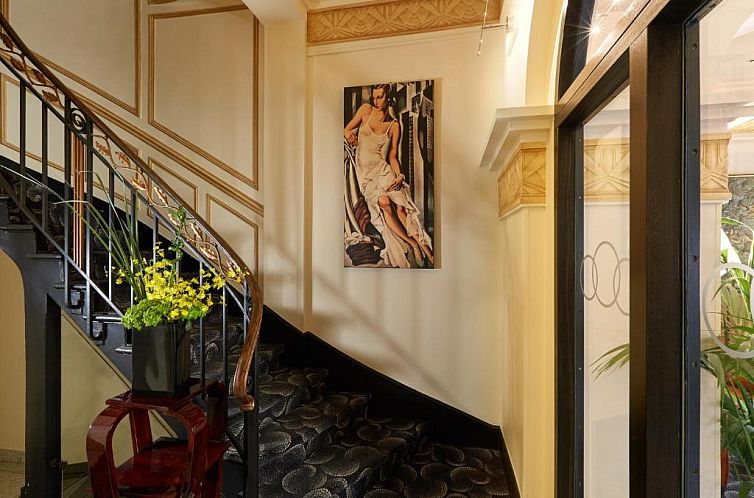 Hôtel Raspail Montparnasse