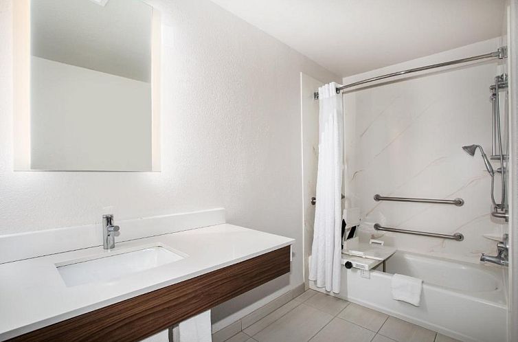Holiday Inn Express & Suites Yosemite Park Area, an IHG Hote