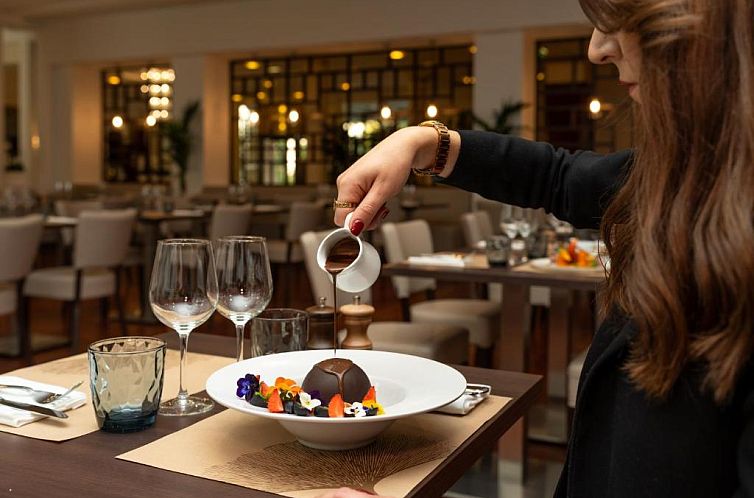 Evergreen Laurel Hotel