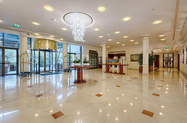 Evergreen Laurel Hotel