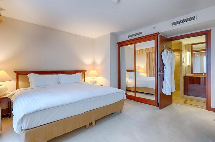 Evergreen Laurel Hotel