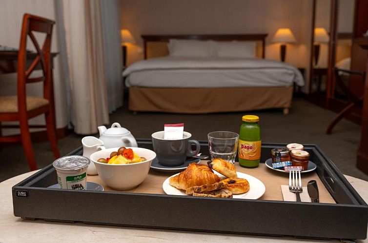 Evergreen Laurel Hotel