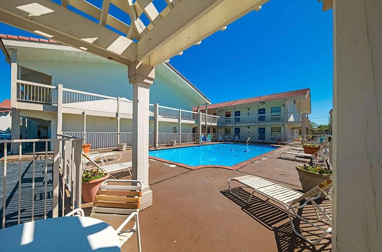 Motel 6-Dallas, TX - Farmers Branch