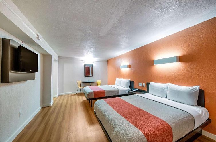 Motel 6-Dallas, TX - Farmers Branch
