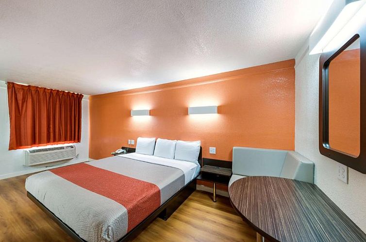 Motel 6-Dallas, TX - Farmers Branch