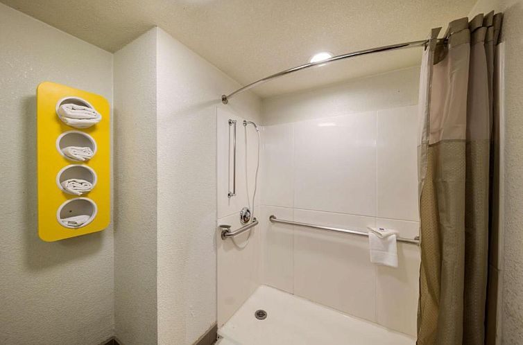 Motel 6-Dallas, TX - Farmers Branch