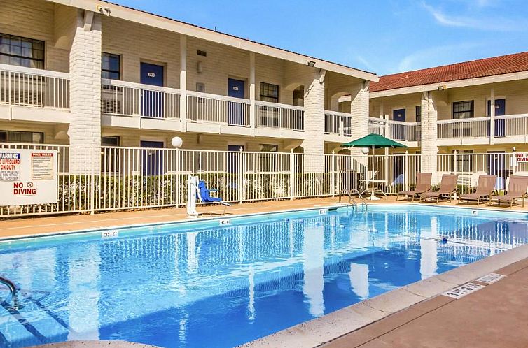 Motel 6-Baytown, TX - Garth Rd