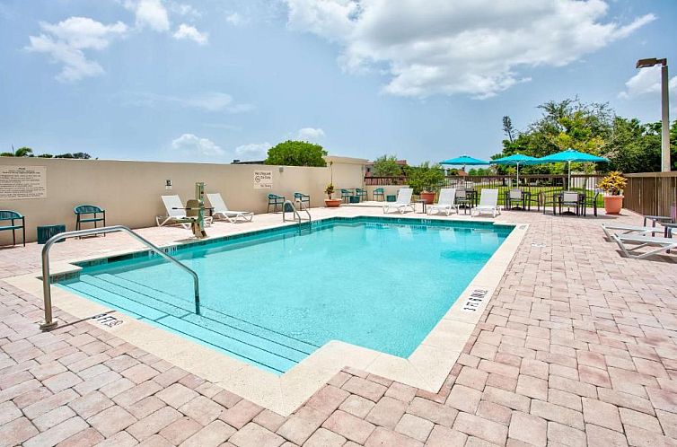 Hampton Inn & Suites Cape Coral / Fort Myers
