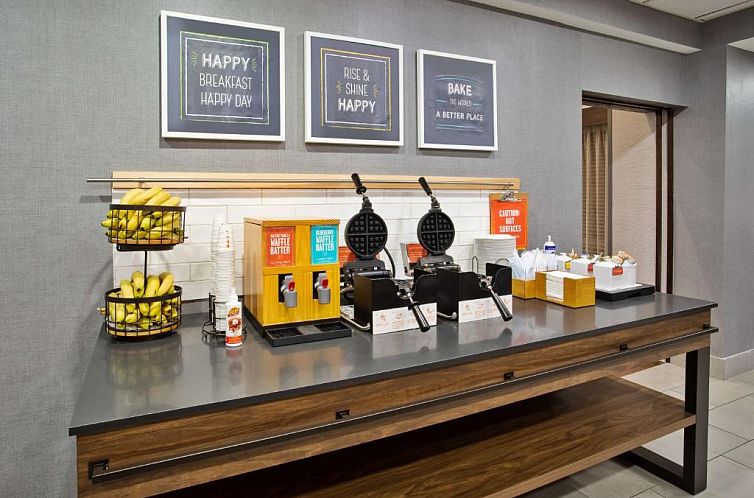 Hampton Inn & Suites Cape Coral / Fort Myers