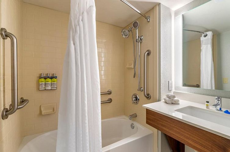 Holiday Inn Express Cape Coral-Fort Myers Area, an IHG Hotel