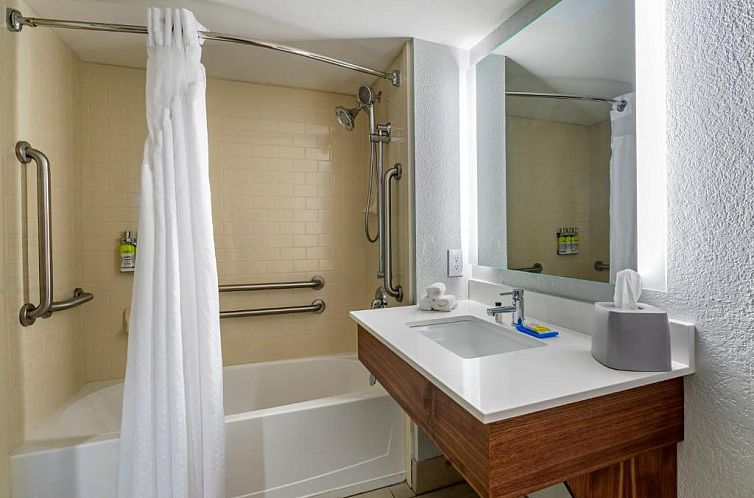 Holiday Inn Express Cape Coral-Fort Myers Area, an IHG Hotel